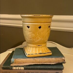 Elegant Yellow Ceramic Sentsy